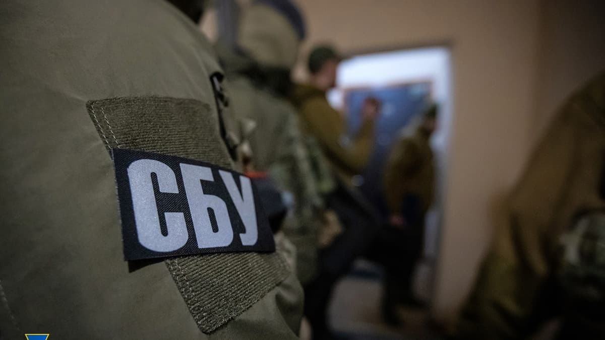 The Security Service of Ukraine (SBU) has arrested a former chief of a Donetsk machinery plant for collaborating with Russian forces to a...