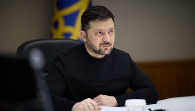 Ukrainian President Volodymyr Zelensky has emphasized the importance of maintaining US sanctions on Russia, stating that any easing of th...