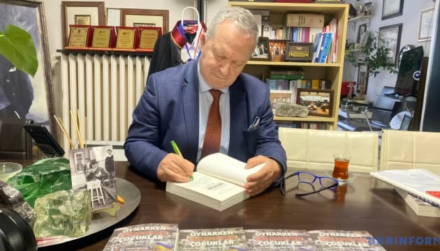 The first book written in Turkish about the Russian-Ukrainian war has been published in Turkey, emphasizing the unprecedented resistance...