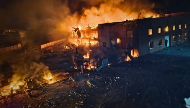 Overnight airstrikes by Russia targeted energy infrastructure in the Kyiv region, resulting in significant damage and four fatalities, ac...